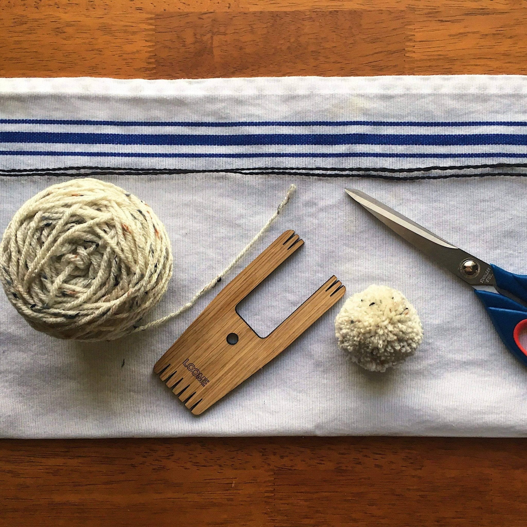 how to make yarn pom-poms