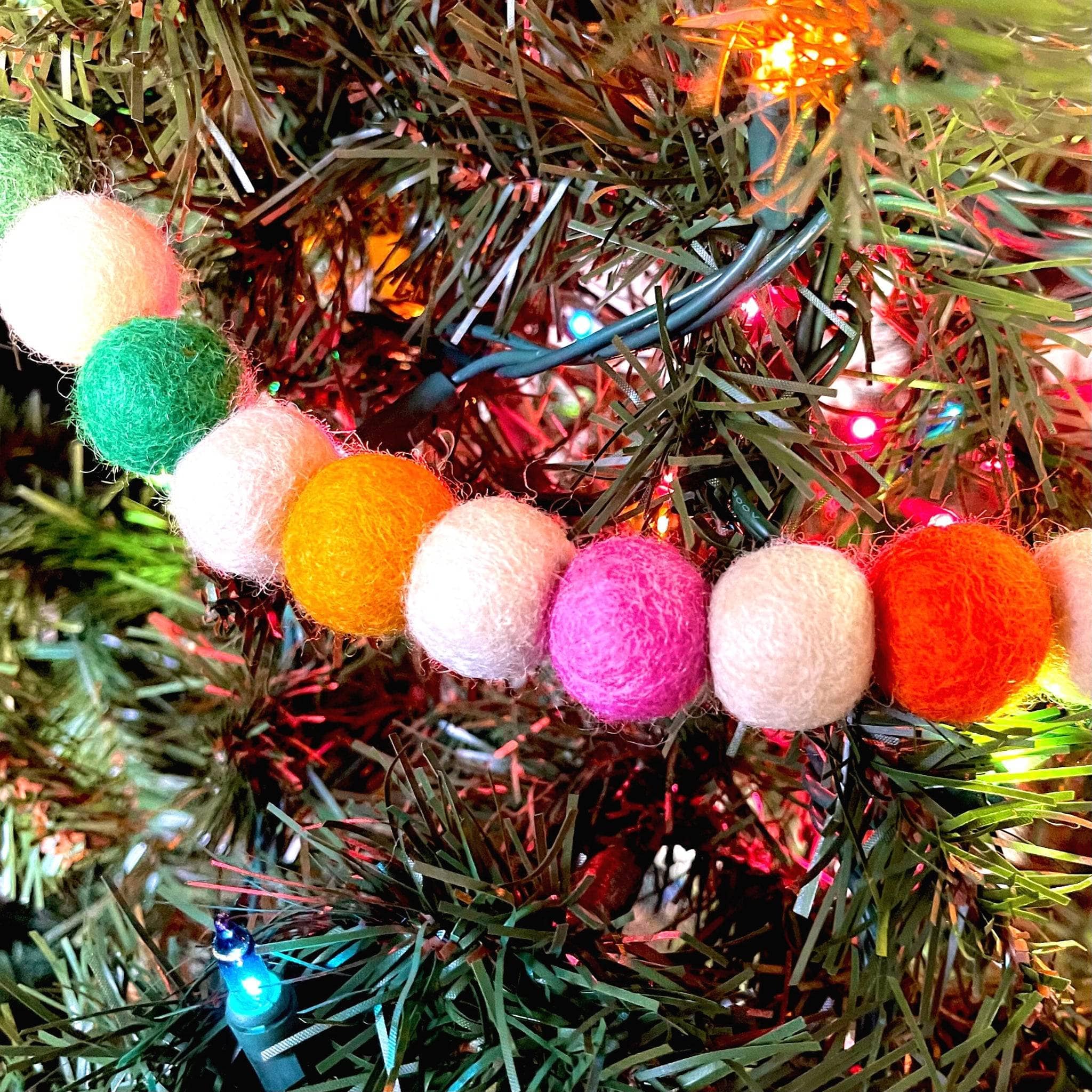 Christmas Tree Garland Christmas Felt Ball Garland Holiday -    Christmas tree garland, Christmas tree decorations, Silver christmas  decorations