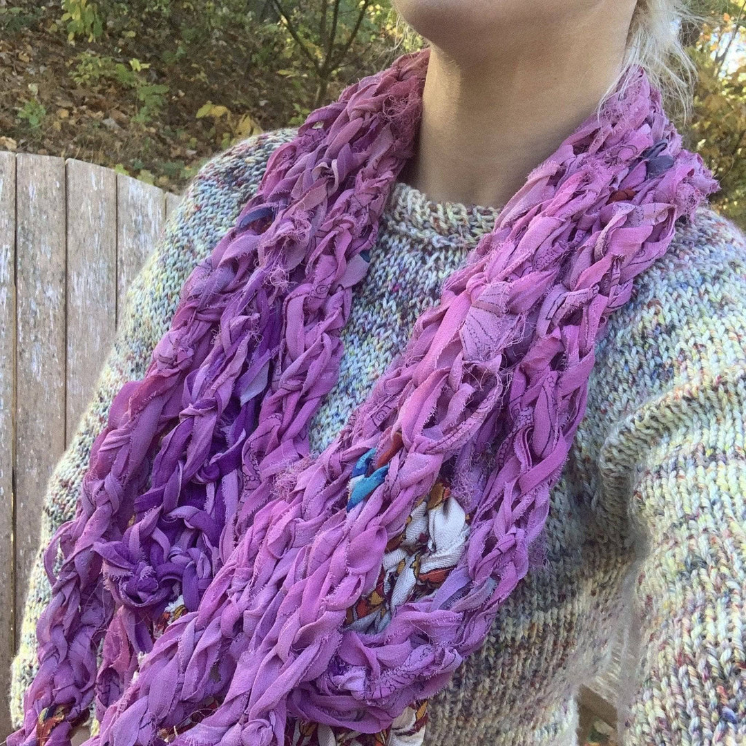 How to Finger Knit a Scarf: Tutorial and Patterns
